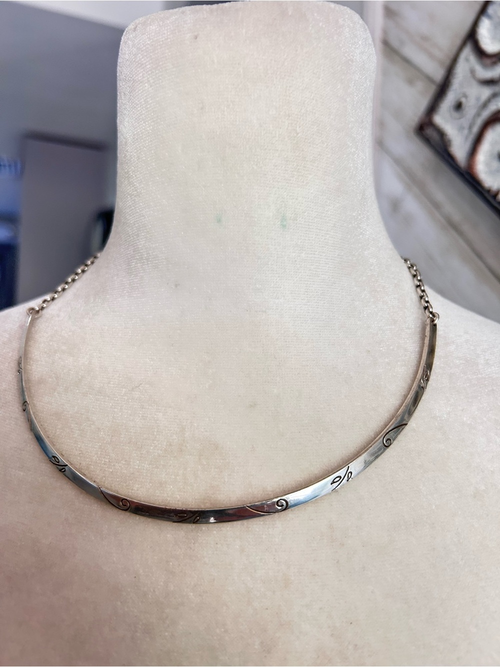 Brighton silver tone collar necklace with a curved bar design w/engraved details